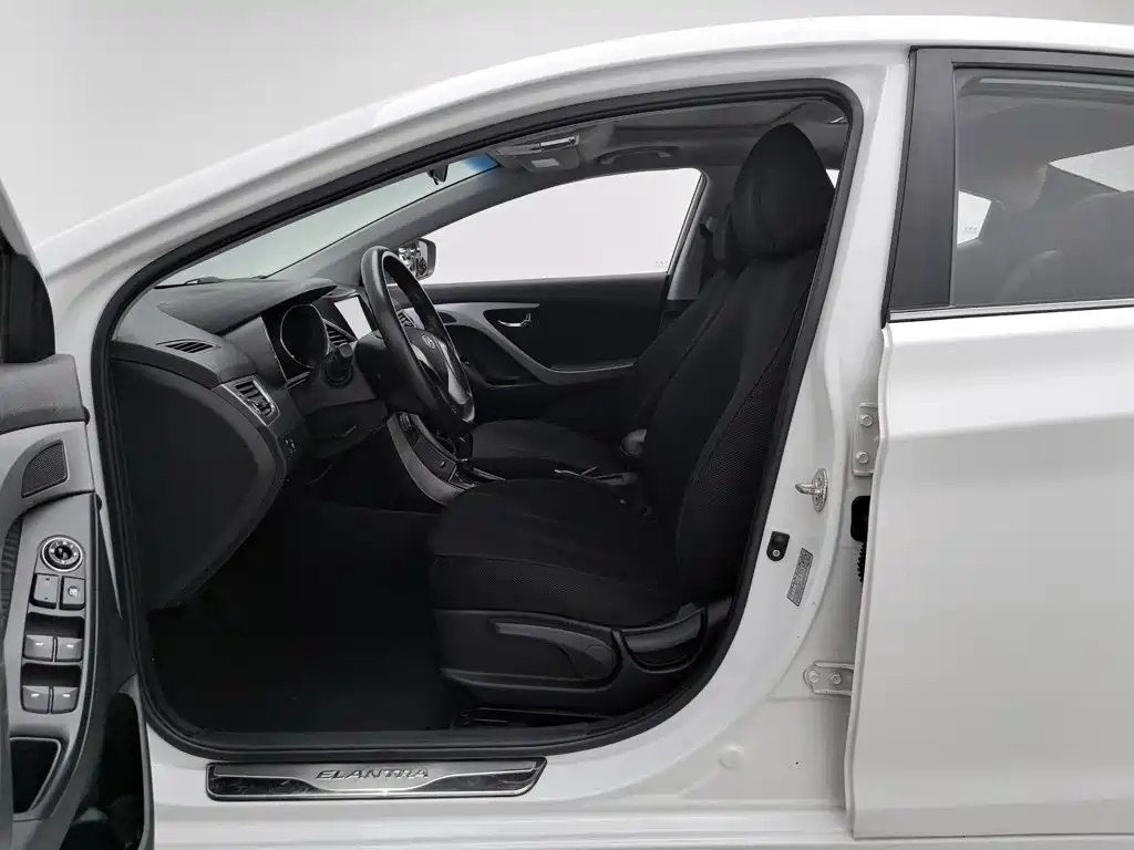 Hyundai Elantra Langdong — миниатюра 10