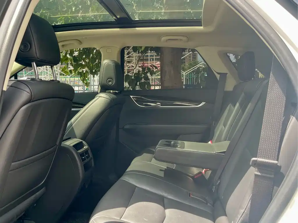 Cadillac XT5 — миниатюра 6