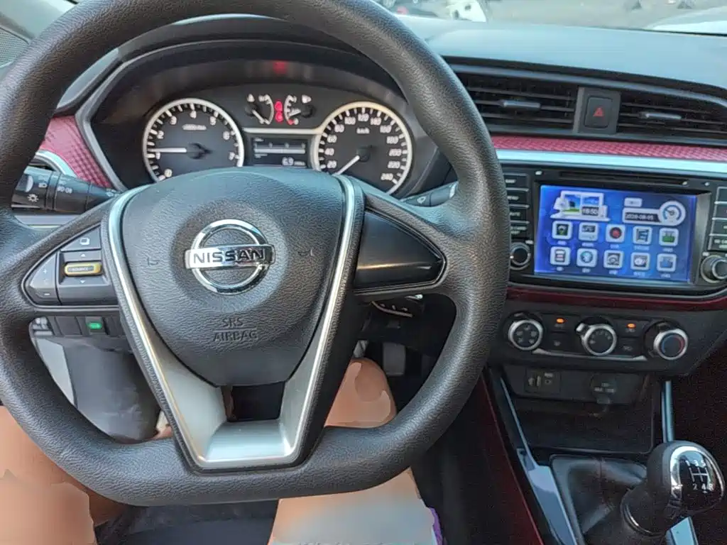 Nissan Bluebird — миниатюра 10