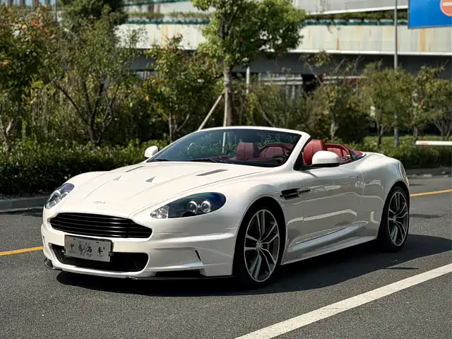 Aston Martin DBS