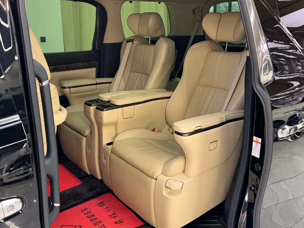 Toyota Vellfire — миниатюра 17