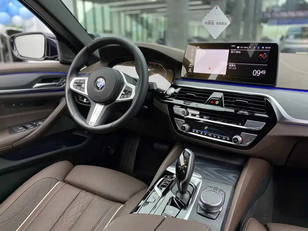 BMW 5 Series — миниатюра 24