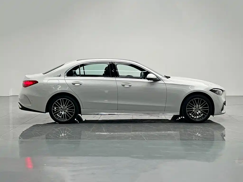 Mercedes-Benz C-Class — миниатюра 7