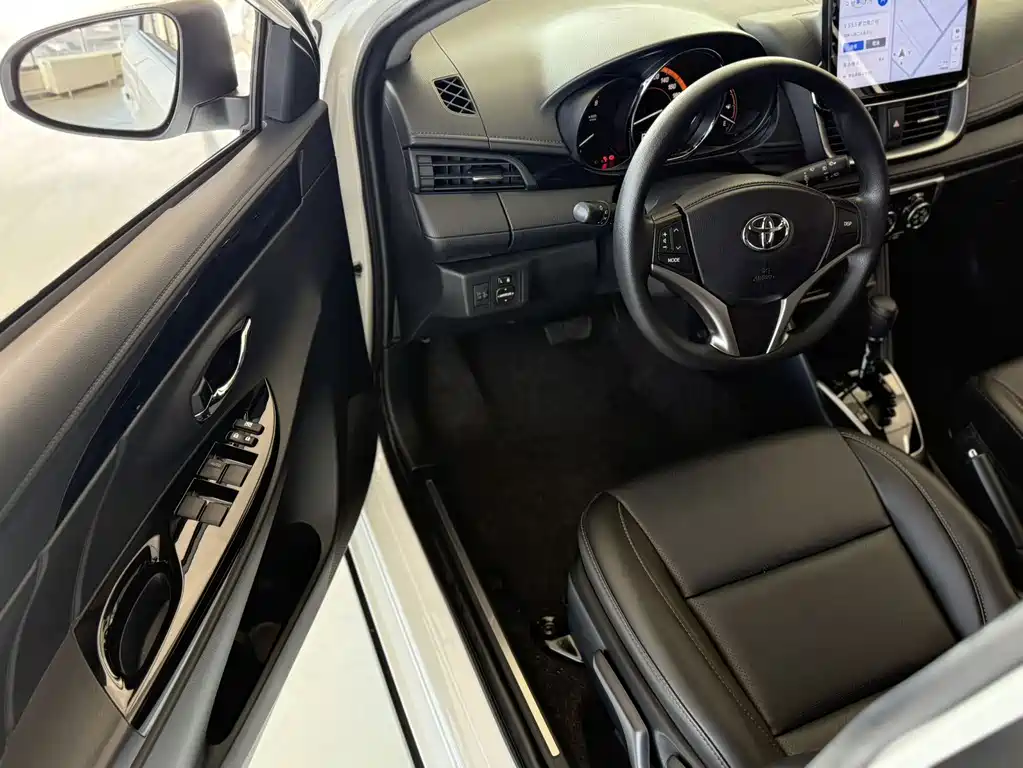 Toyota Yaris L — миниатюра 7