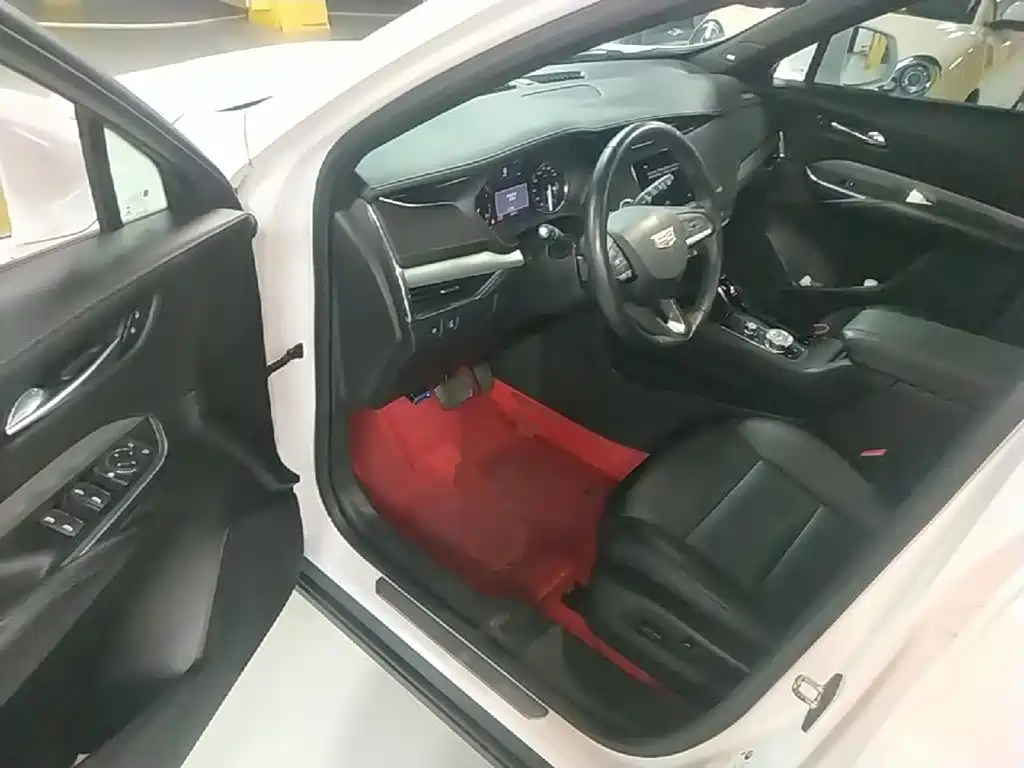 Cadillac XT4 — миниатюра 16