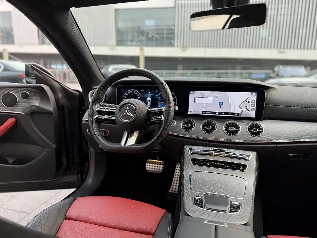 MERCEDES-BENZ E CLASS