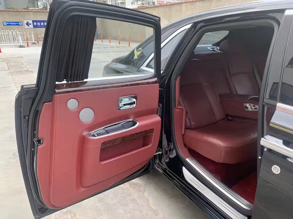 Rolls-Royce Ghost — миниатюра 9