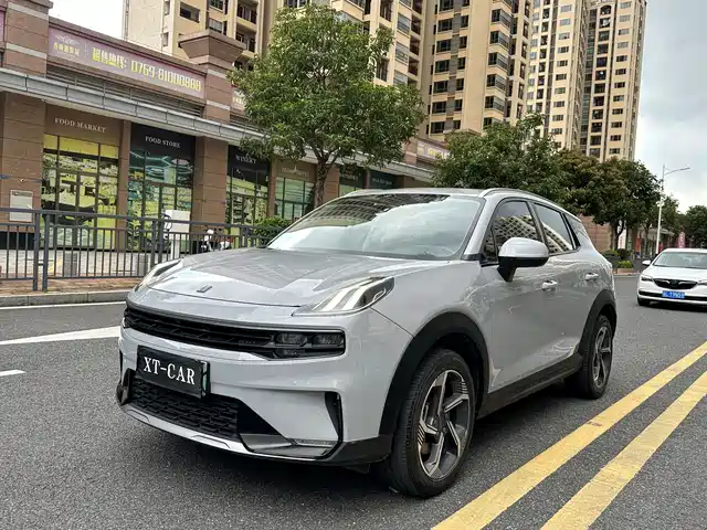 2022 Lynk & Co 06