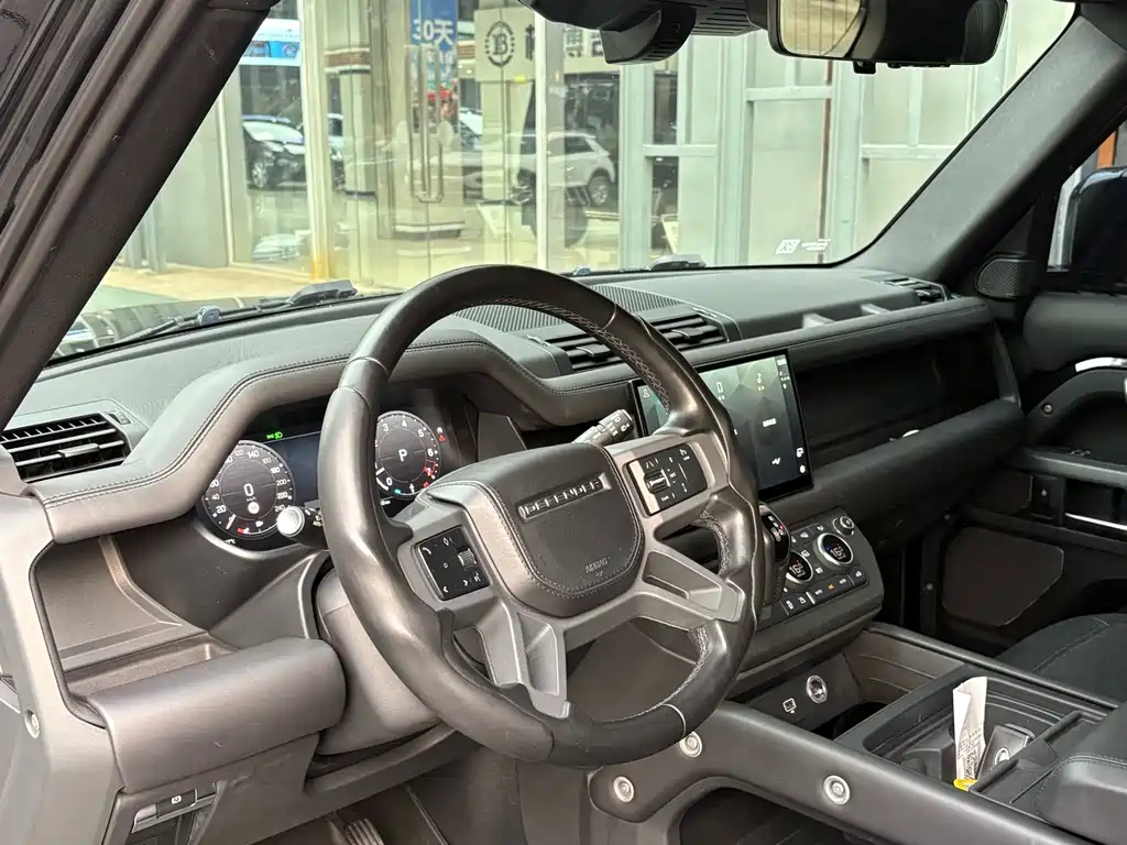 Land Rover Defender — миниатюра 9