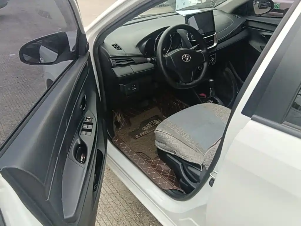 Toyota Yaris L — миниатюра 16