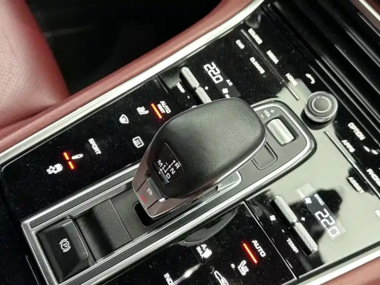 Porsche Panamera — миниатюра 10