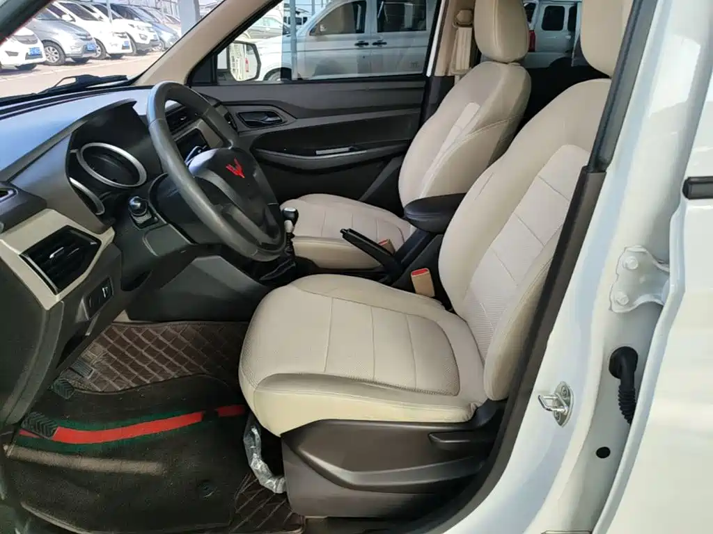 Wuling Hongguang — миниатюра 15