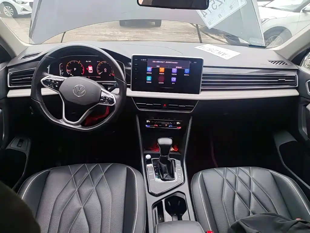 Volkswagen Tiguan L — миниатюра 10