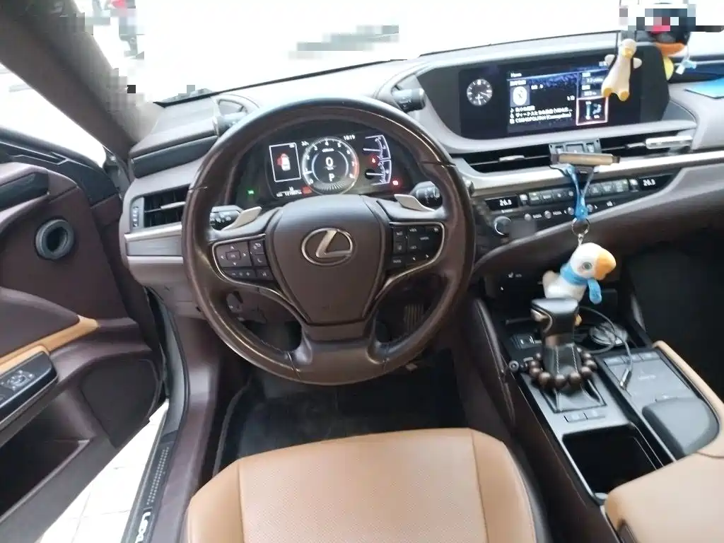 Lexus ES 2020 200