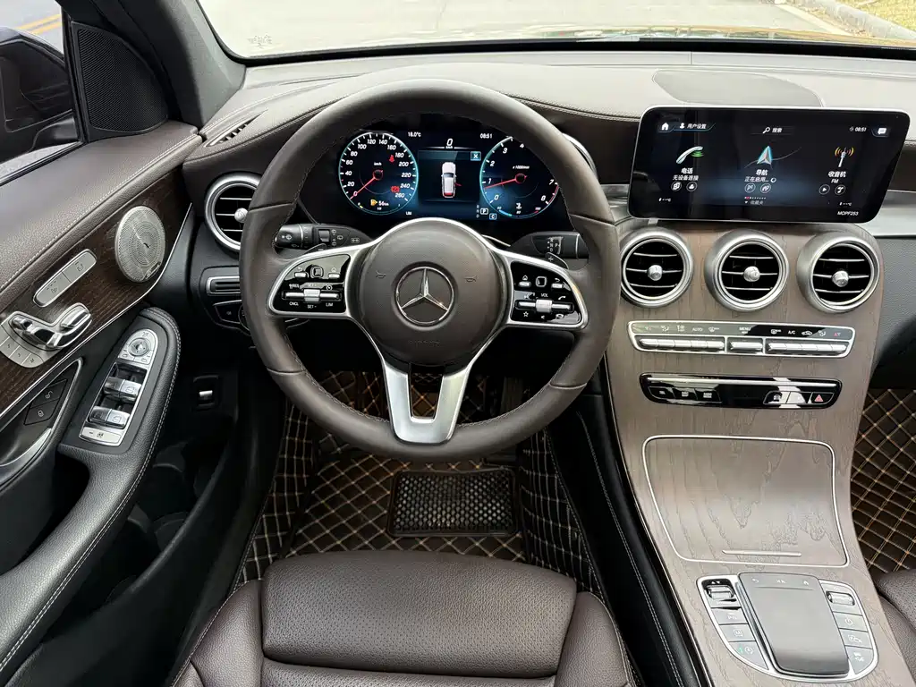 MERCEDES-BENZ GLC