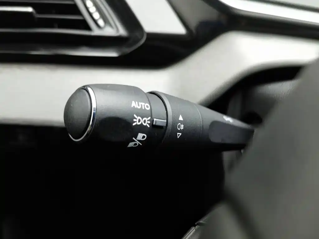 Peugeot 408 — миниатюра 21
