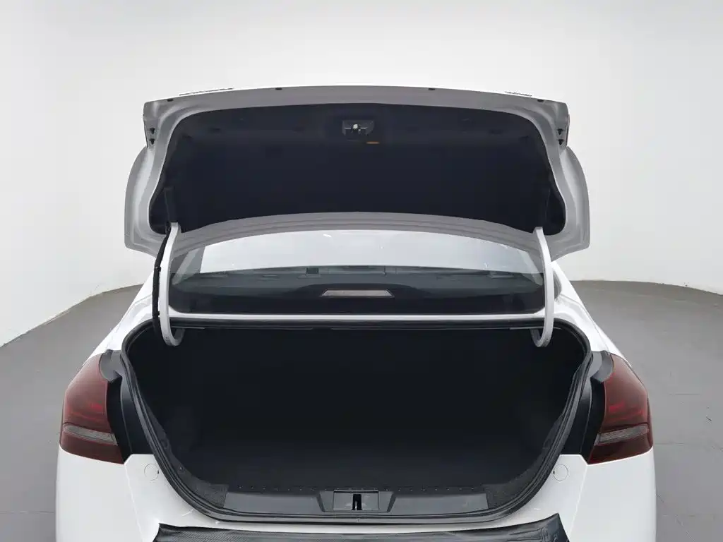 Geely Emgrand — миниатюра 16