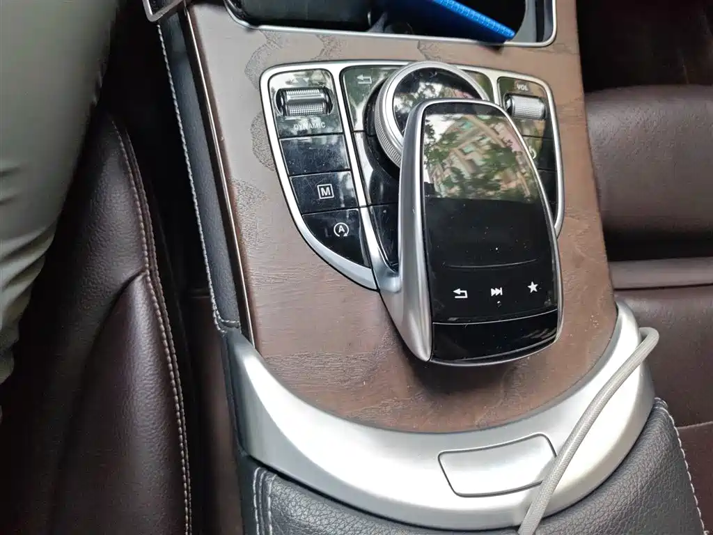 Mercedes-Benz GLC 2018 GLC 300 4MATIC