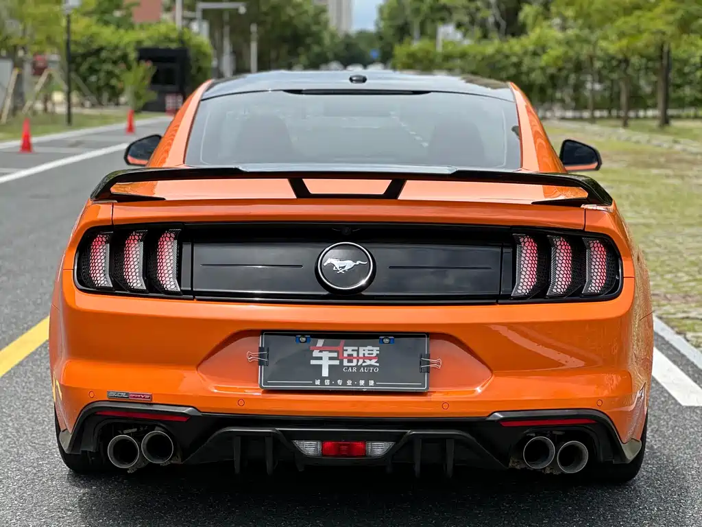 FORD MUSTANG