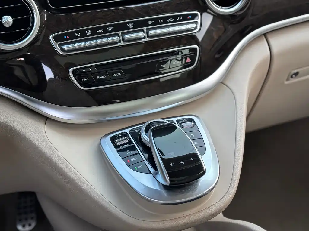 MERCEDES-BENZ V CLASS