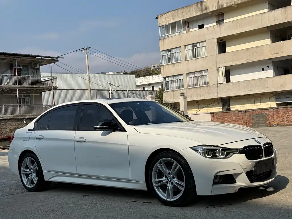 BMW 3 SERIES