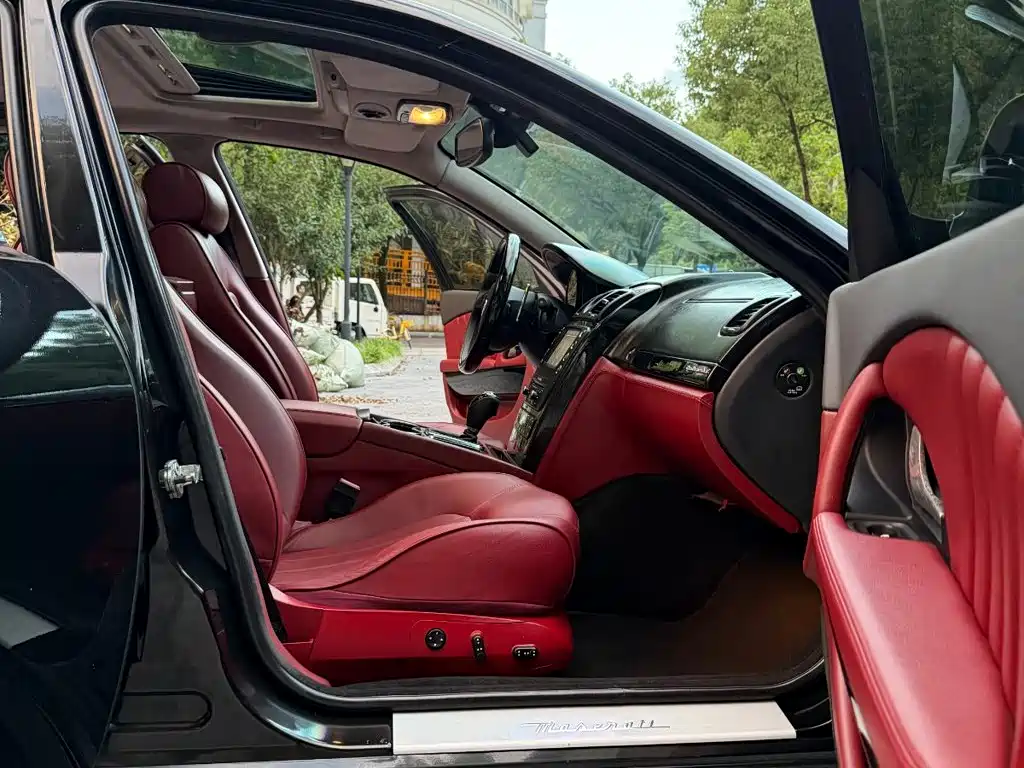 Maserati Quattroporte — миниатюра 9