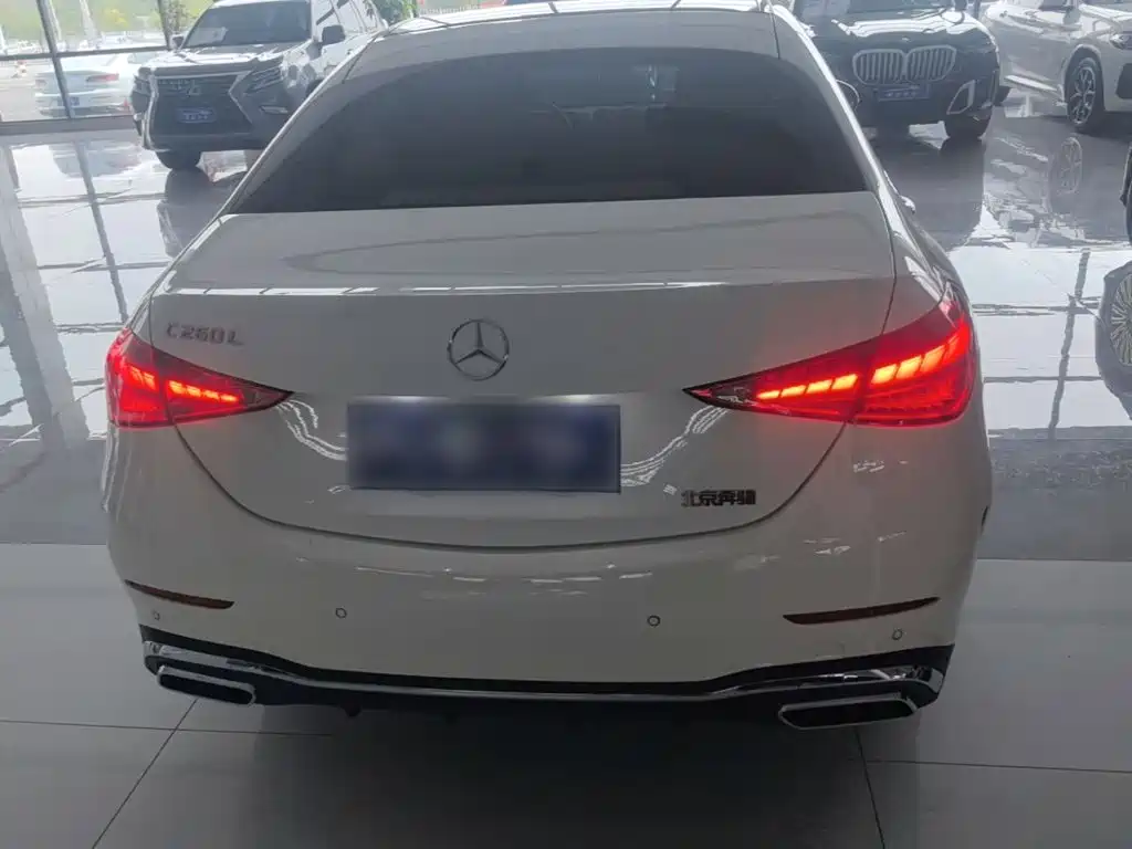 Mercedes-Benz C-Class — миниатюра 6