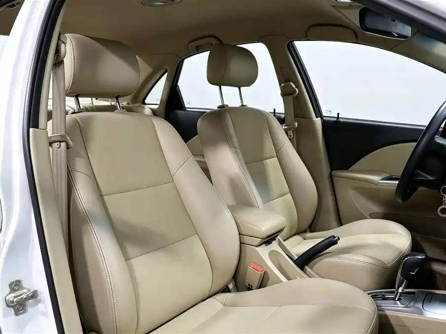 Buick Excelle — миниатюра 8