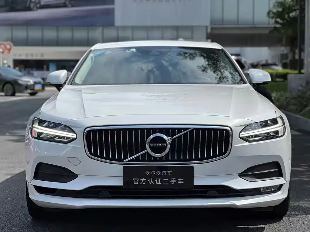 Volvo S90 2018 T4