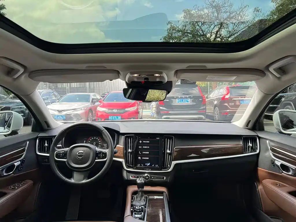 Volvo S90 2018 T4