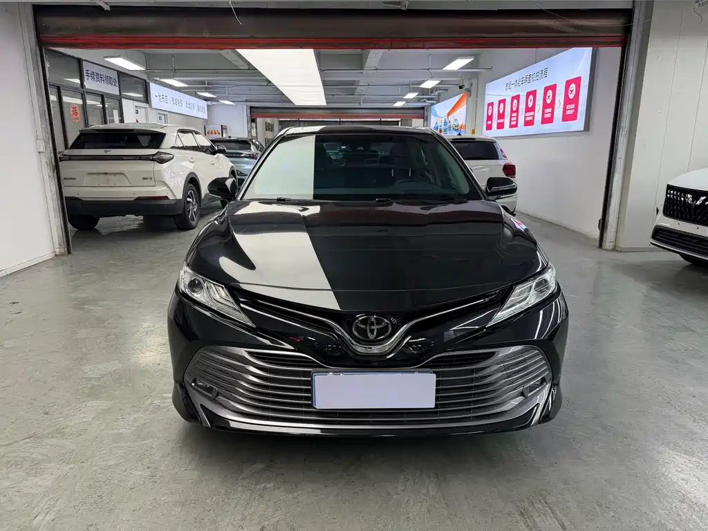 Toyota Camry — миниатюра 2