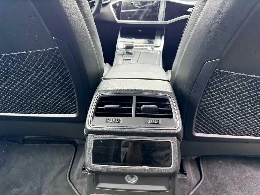 Audi A6L — миниатюра 11