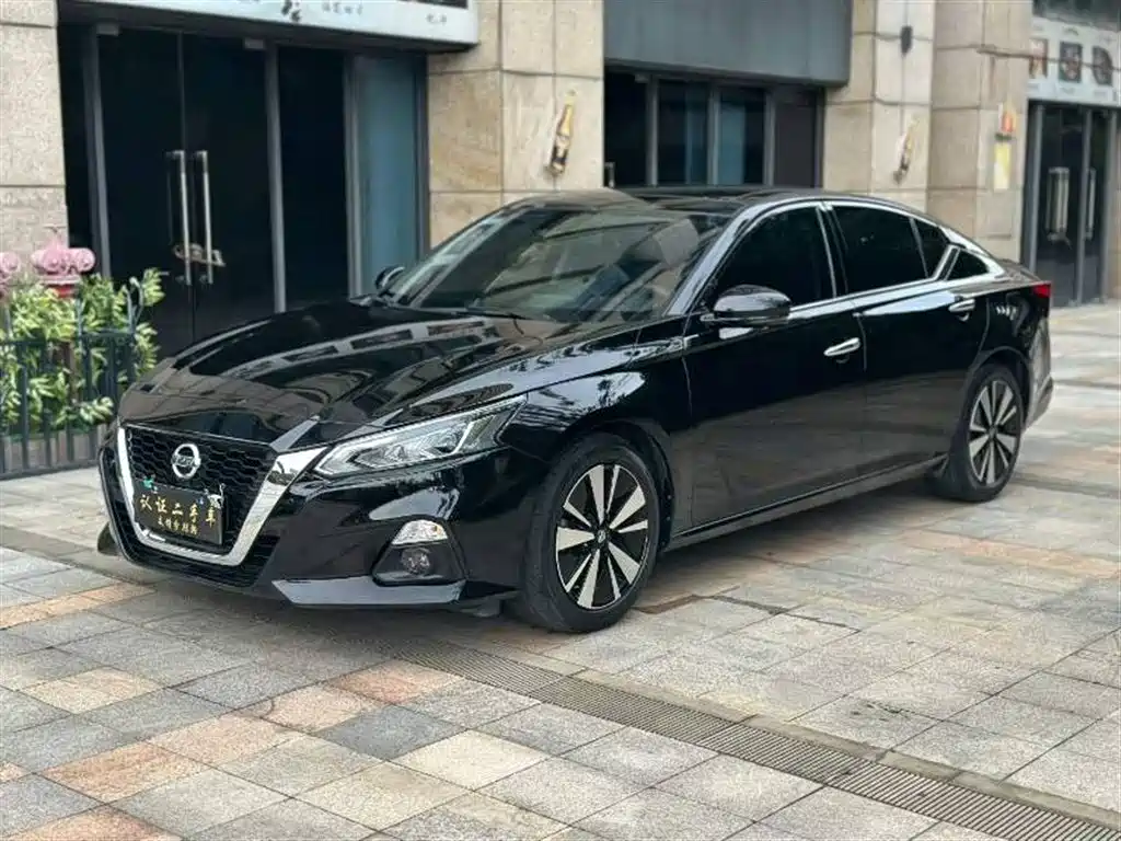 Купить Nissan Teana