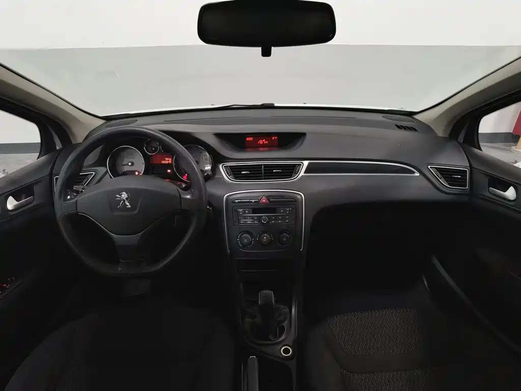 Peugeot 308 — миниатюра 5