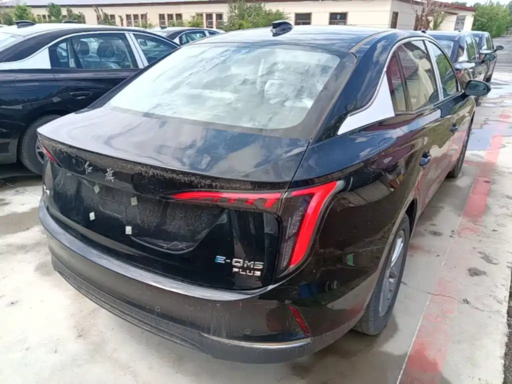 Hongqi E-QM5 2025 610km PLUS