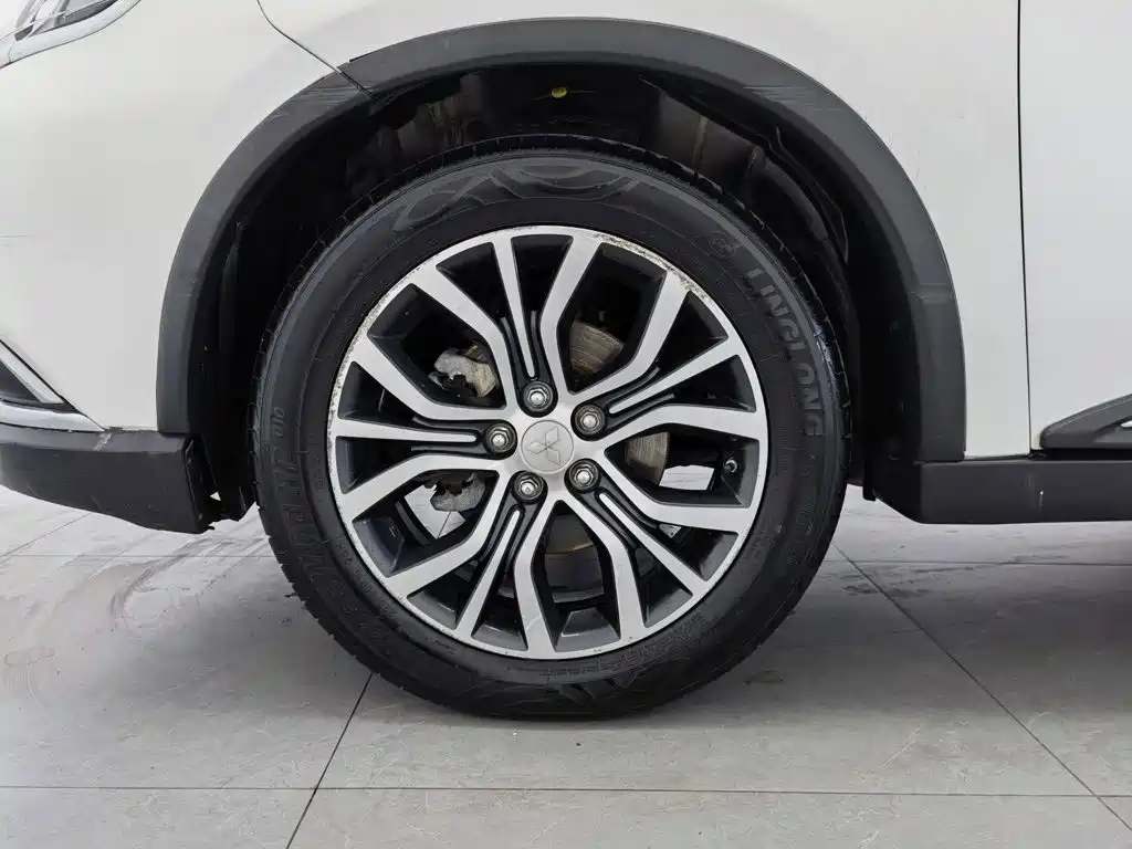 Mitsubishi Outlander — миниатюра 17