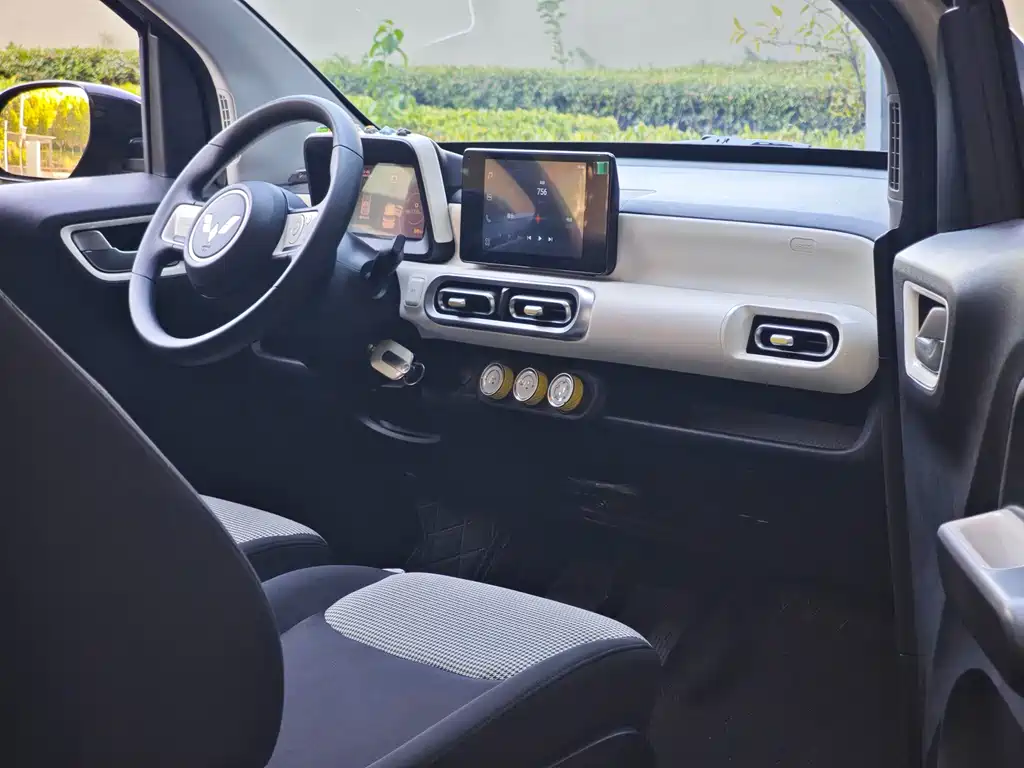 Wuling MINIEV — миниатюра 9