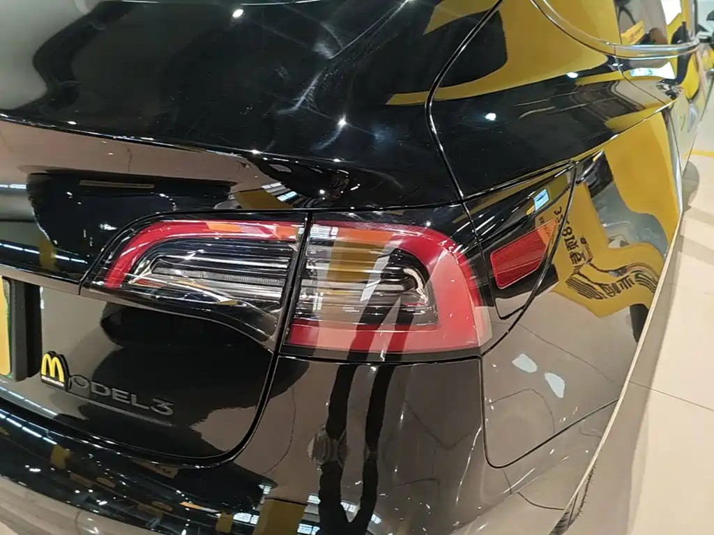 Tesla Model 3 — миниатюра 8