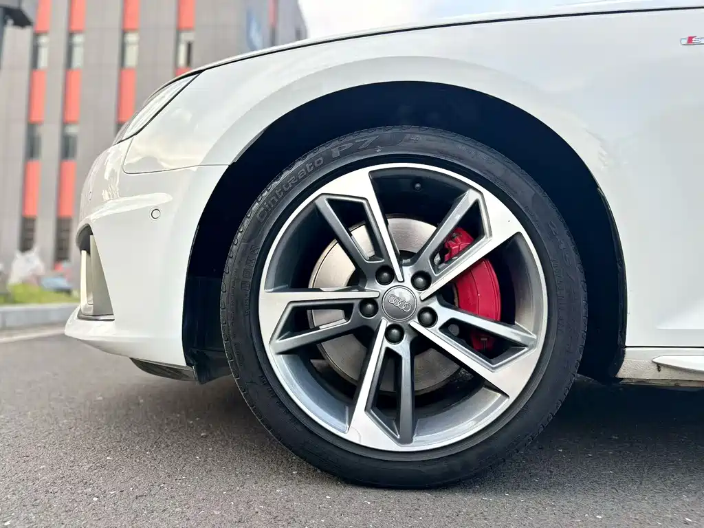 Audi A4L — миниатюра 7