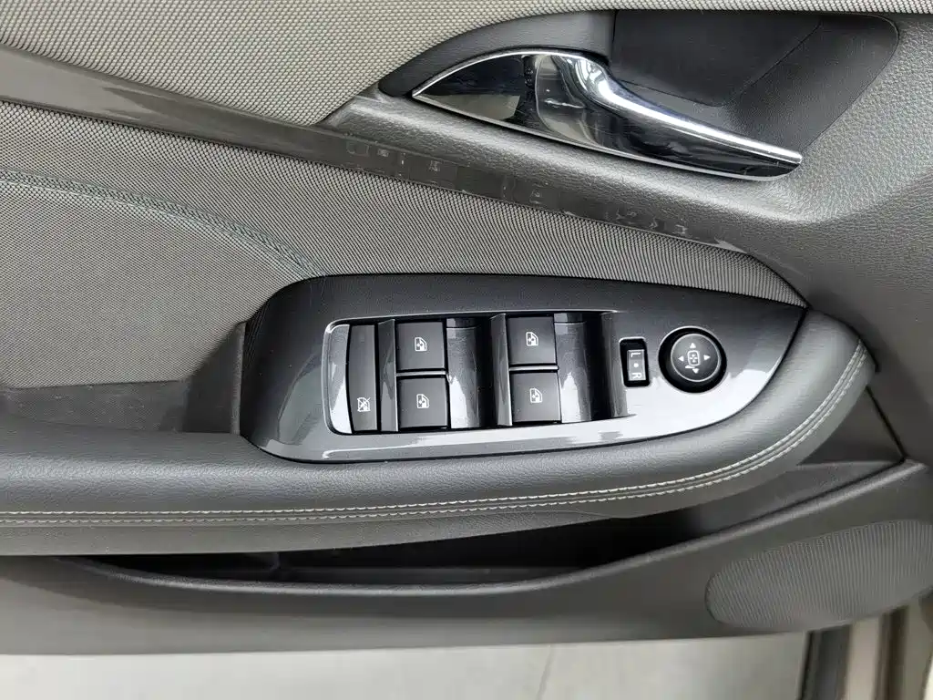 Chevrolet Malibu — миниатюра 9