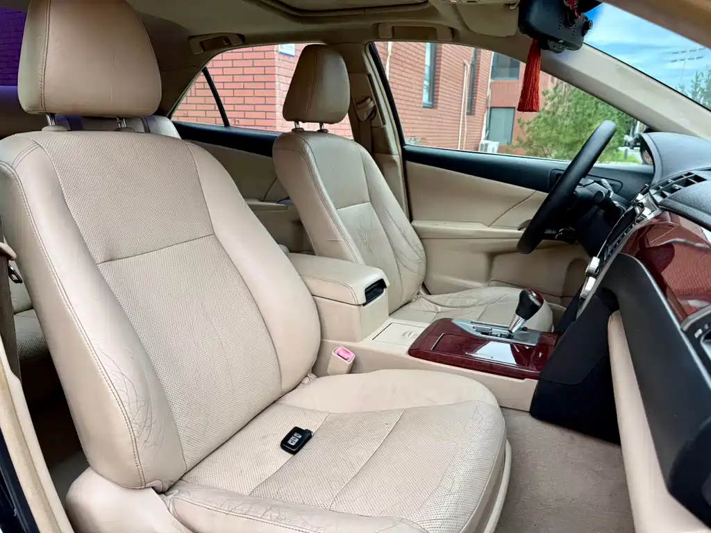 Toyota Camry — миниатюра 20