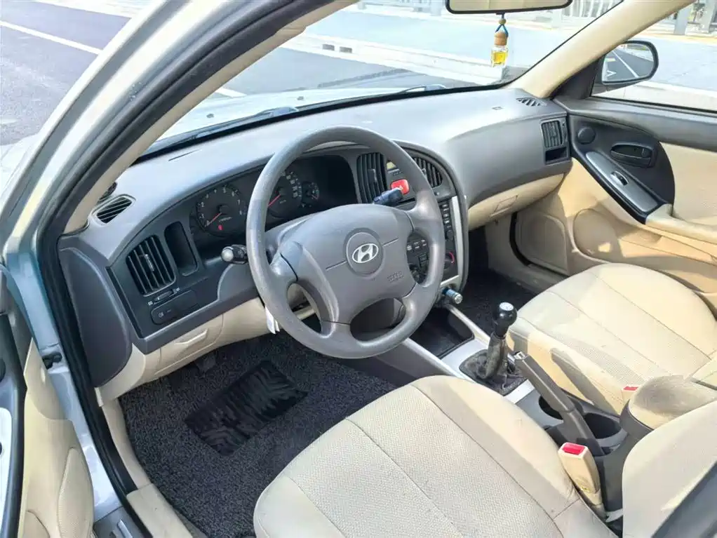 Hyundai Elantra 2008 1.6L MT Luxury