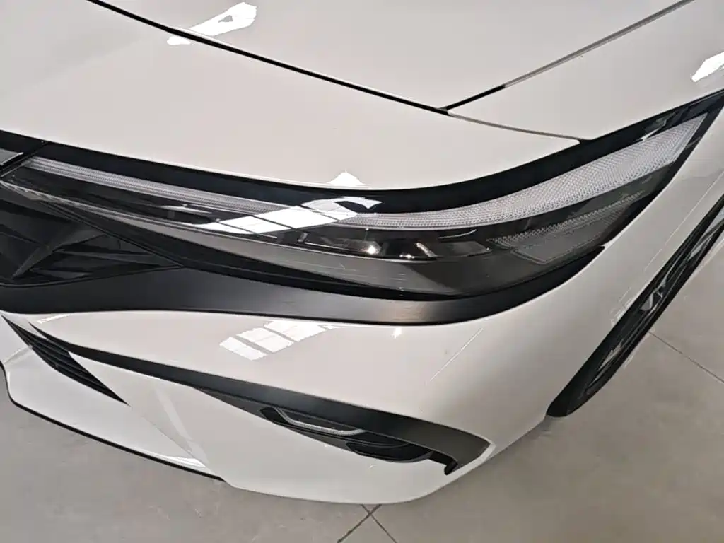 Hyundai Elantra — миниатюра 24