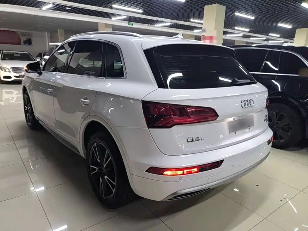 Audi Q5L — миниатюра 5