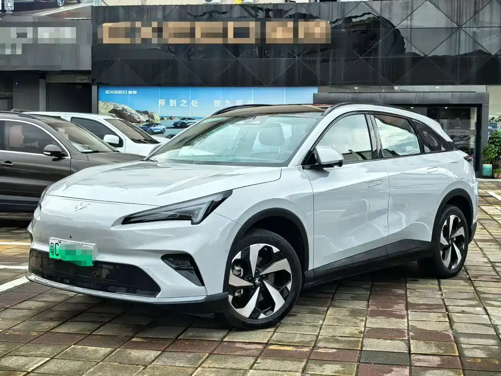 ARCFOX Alpha T5