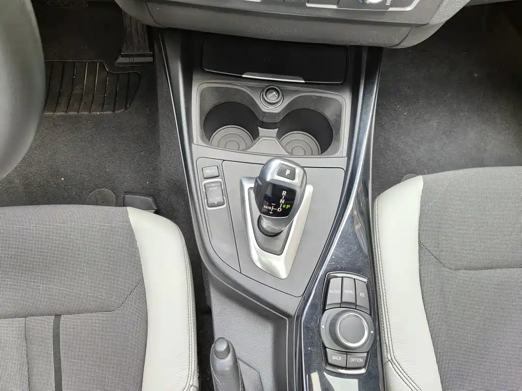 BMW 1 Series (Import) — миниатюра 12