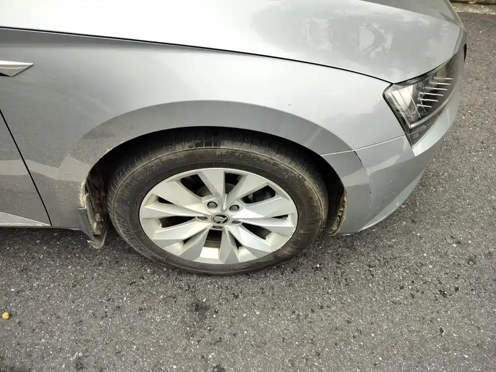 Skoda Superb — миниатюра 24
