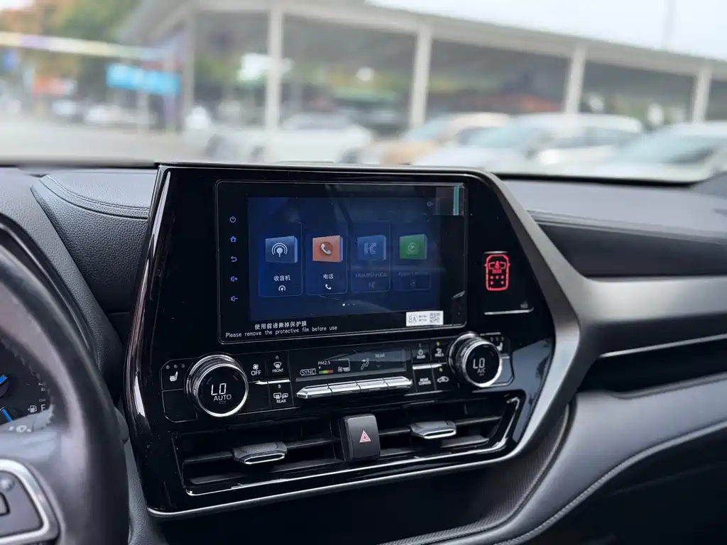 Toyota Crown Kluger — миниатюра 14