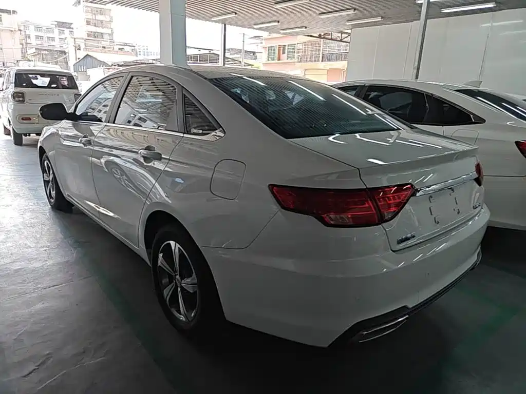 Geely Emgrand GL — миниатюра 5