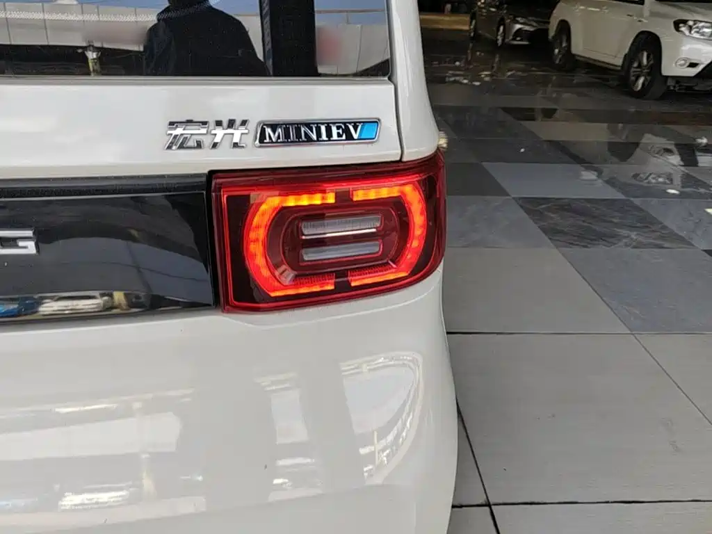 Wuling MINIEV — миниатюра 8